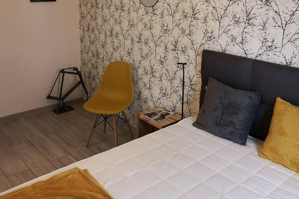 The Yellow Apartment Гданьск Экстерьер фото
